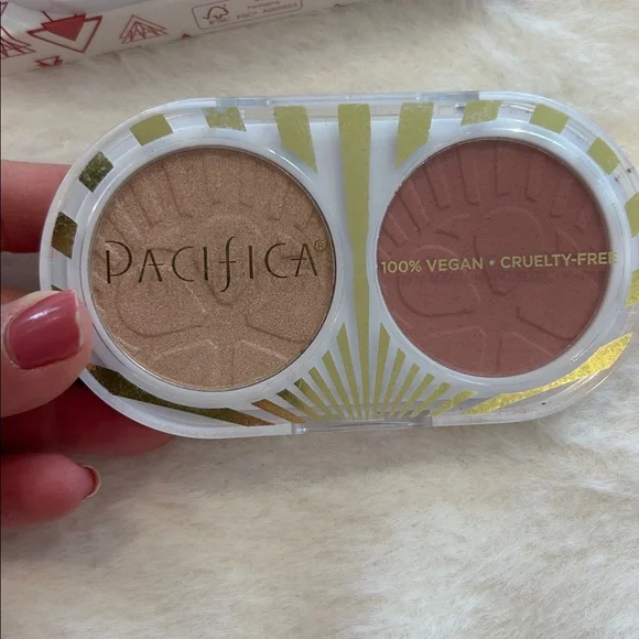 Pacifica Blush and Highlighter and Bronzer Duo - Picture 2 of 7
